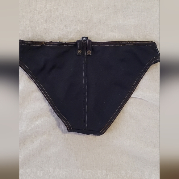 💚5/$25 Ann Cole Denim Looking Stitched Bikini Bottoms with Buckle Detail Small - Picture 6 of 7